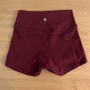Short lululemon spandex shorts